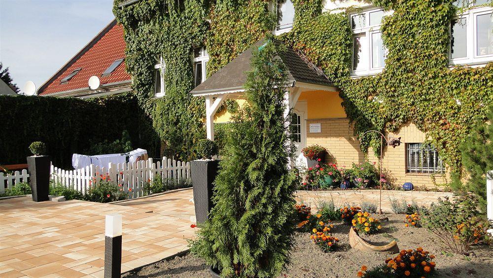 Hotel Dallgow Esterno foto