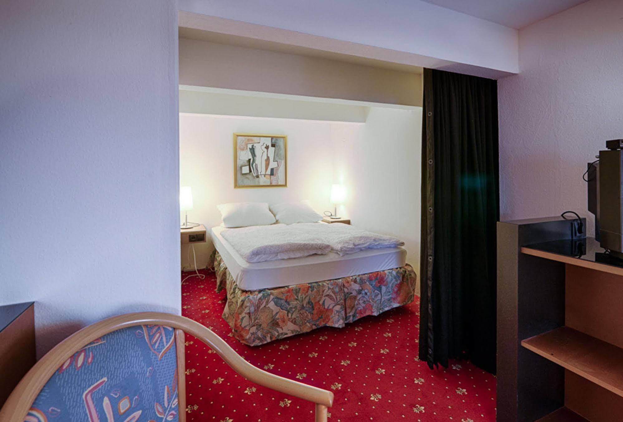 Hotel Dallgow Esterno foto