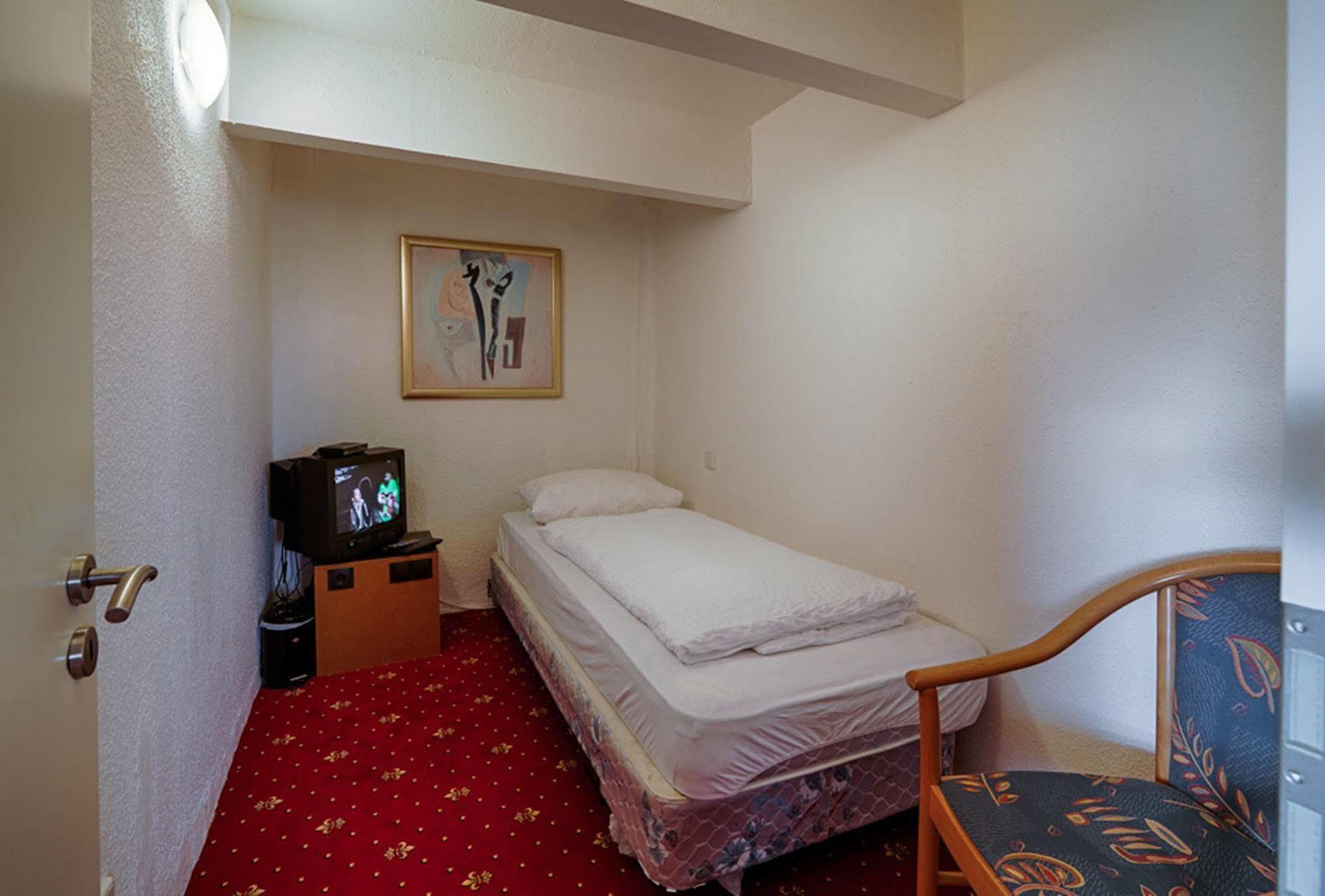 Hotel Dallgow Esterno foto